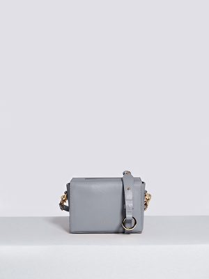Bolso bandolera mujer pequeño gris frontal mini bau isalda