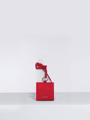Cartera de moda en piel roja frontal isalda
