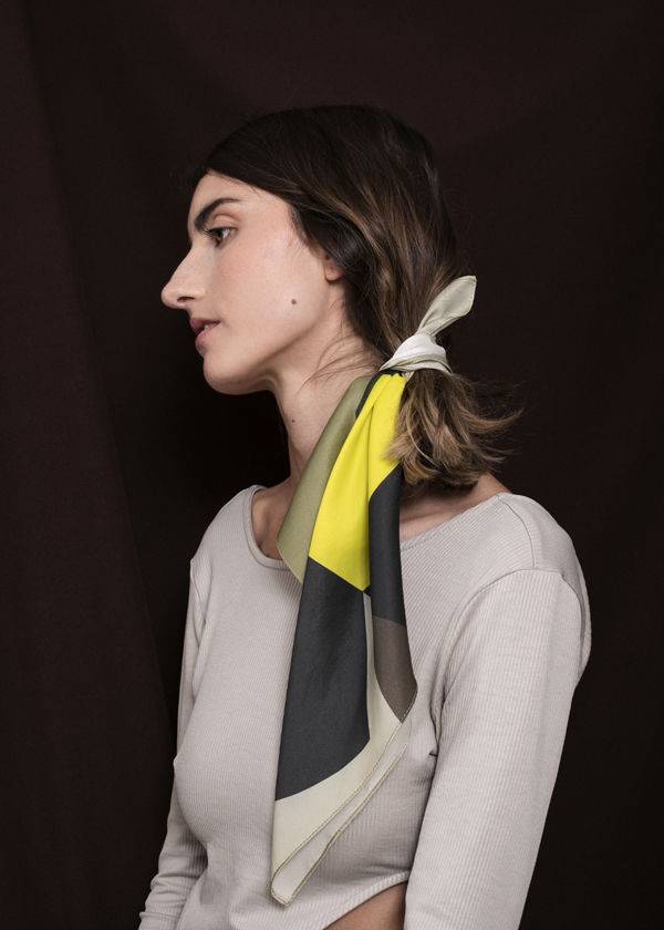 Pañuelo de moda en seda estampado lima tina isalda