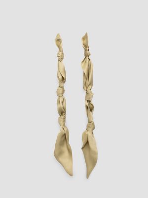 Pendientes de moda en seda beige isis isalda