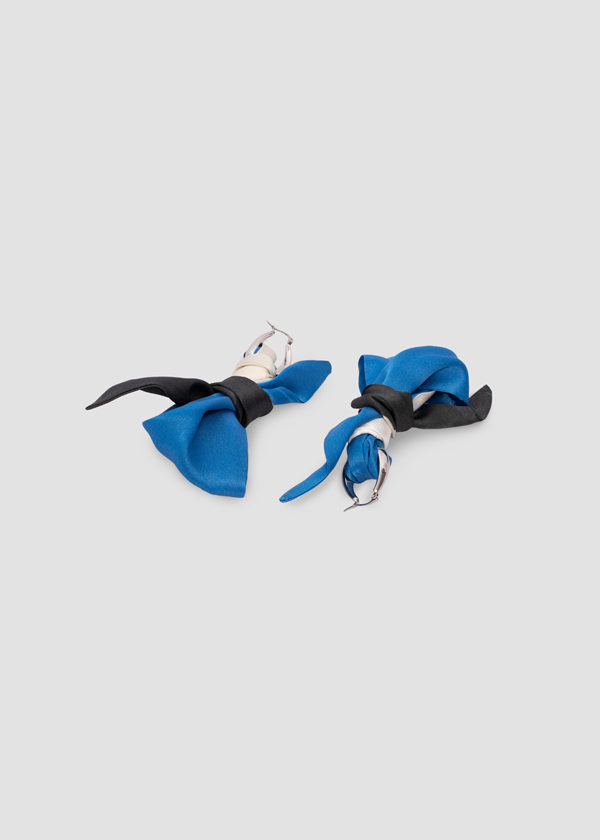 Pendientes de moda en seda estampada azul vera isalda