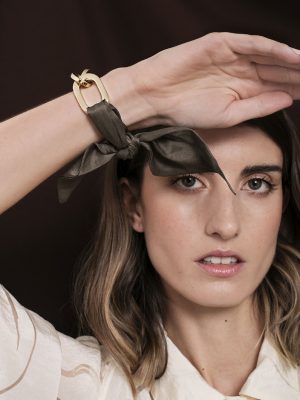 Pulsera de moda en seda marron lili isalda